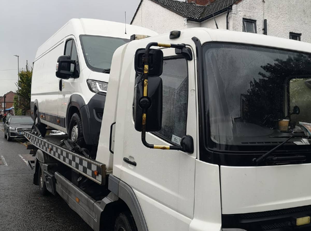 Vehicle recovery experts in Luton and Bedfordshire Vehicle recovery experts in Luton and Bedfordshire